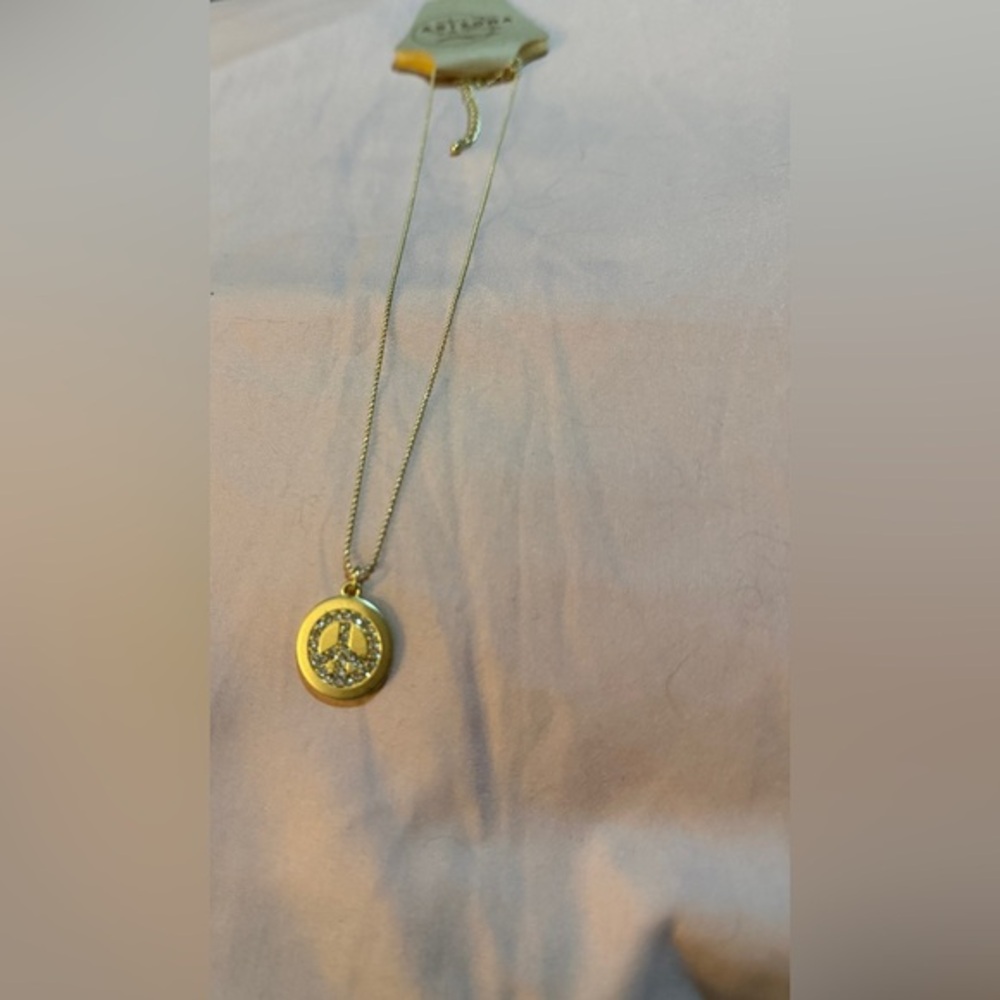 Arizona Jean Company Gold Peace Pendant Necklace NWT